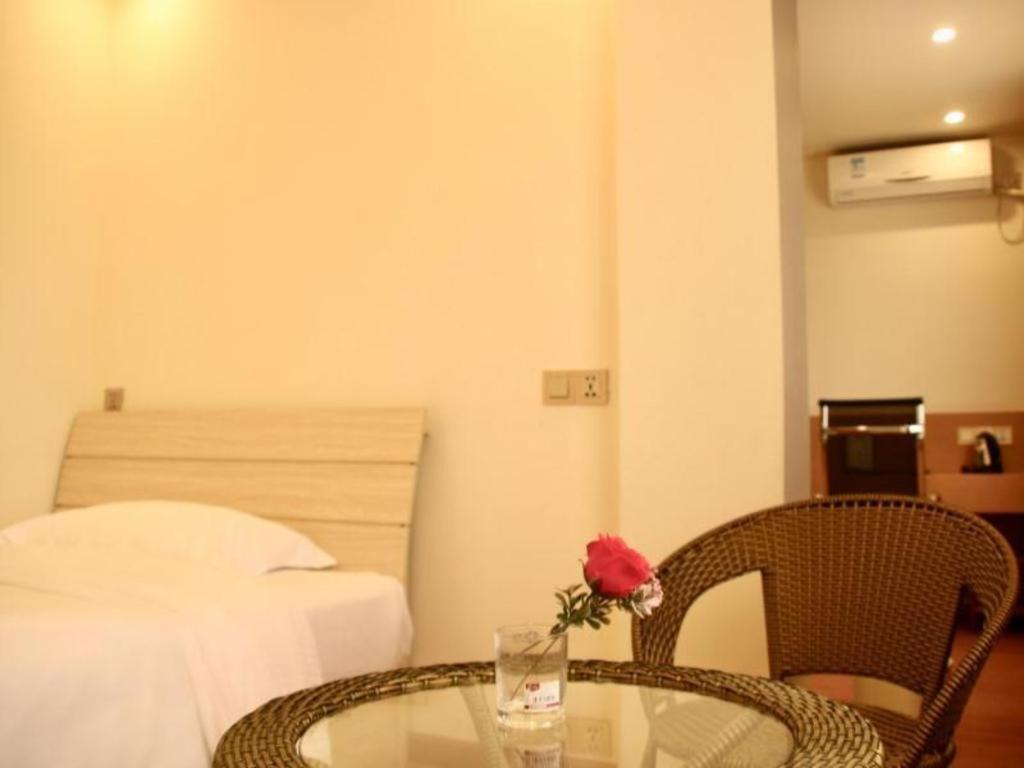 Greentree Inn Zhejiang Ningbo South Railway Station Express Hotel Exterior foto